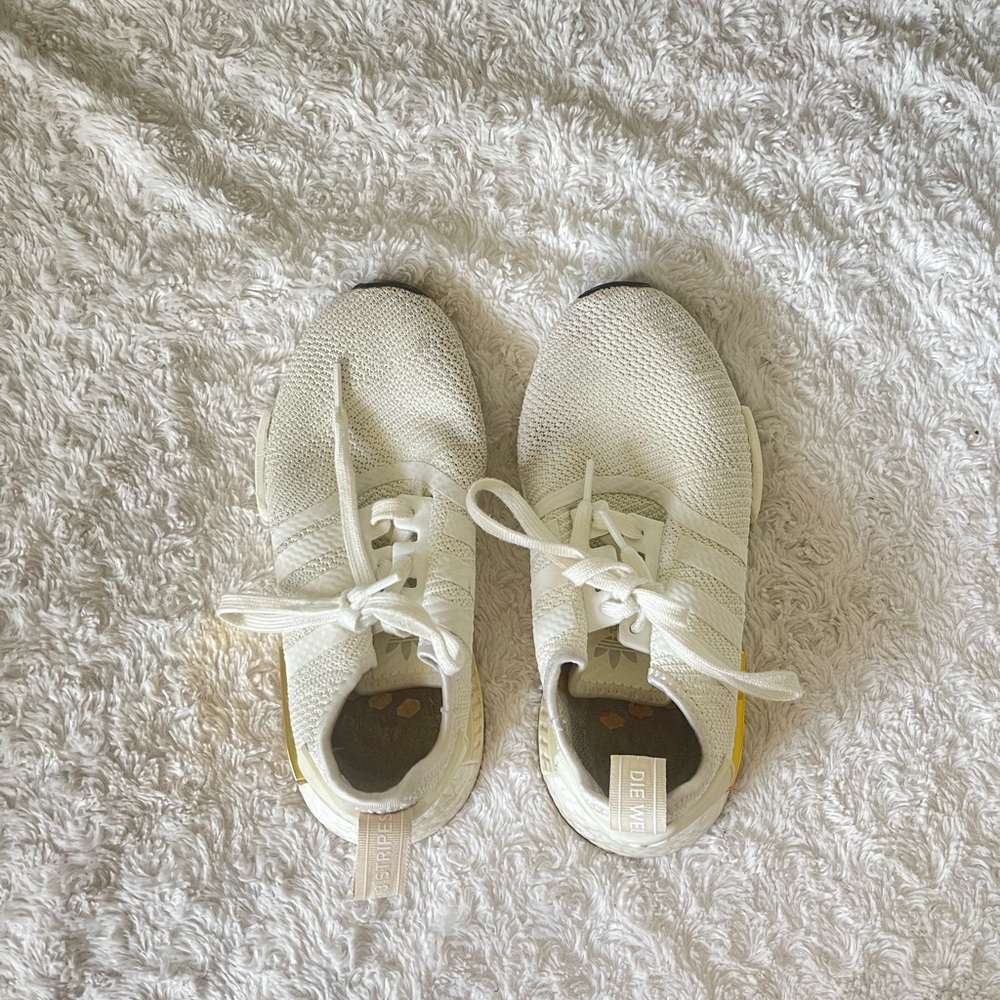 Women’s Adidas NMD R1